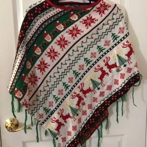 Claire’s NWT Christmas poncho